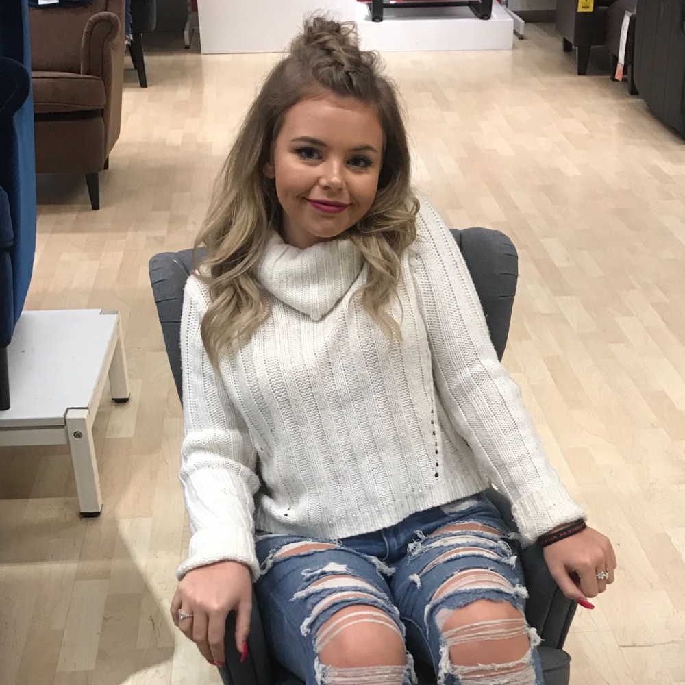 Meet your Posher, Olivia